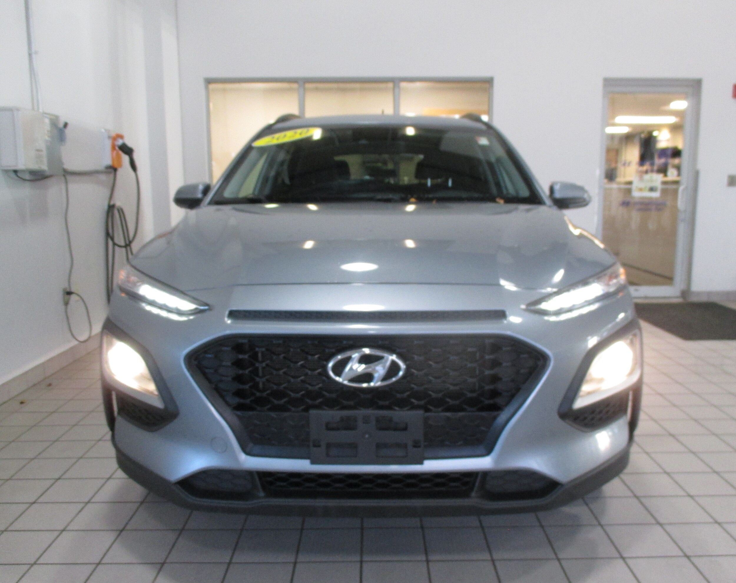 2020 Hyundai Kona SEL photo 2