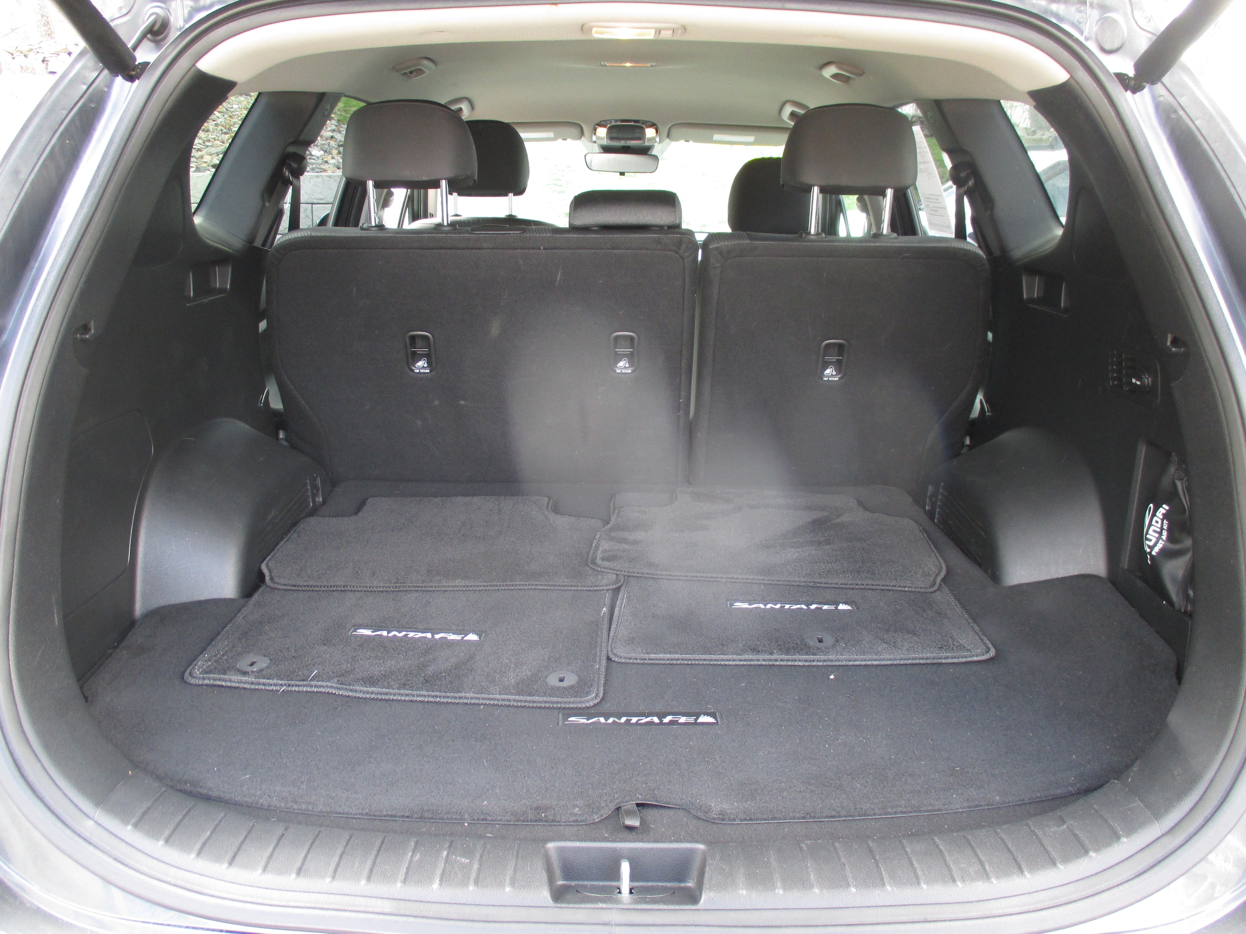 used 2023 Hyundai Santa Fe car, priced at $27,998