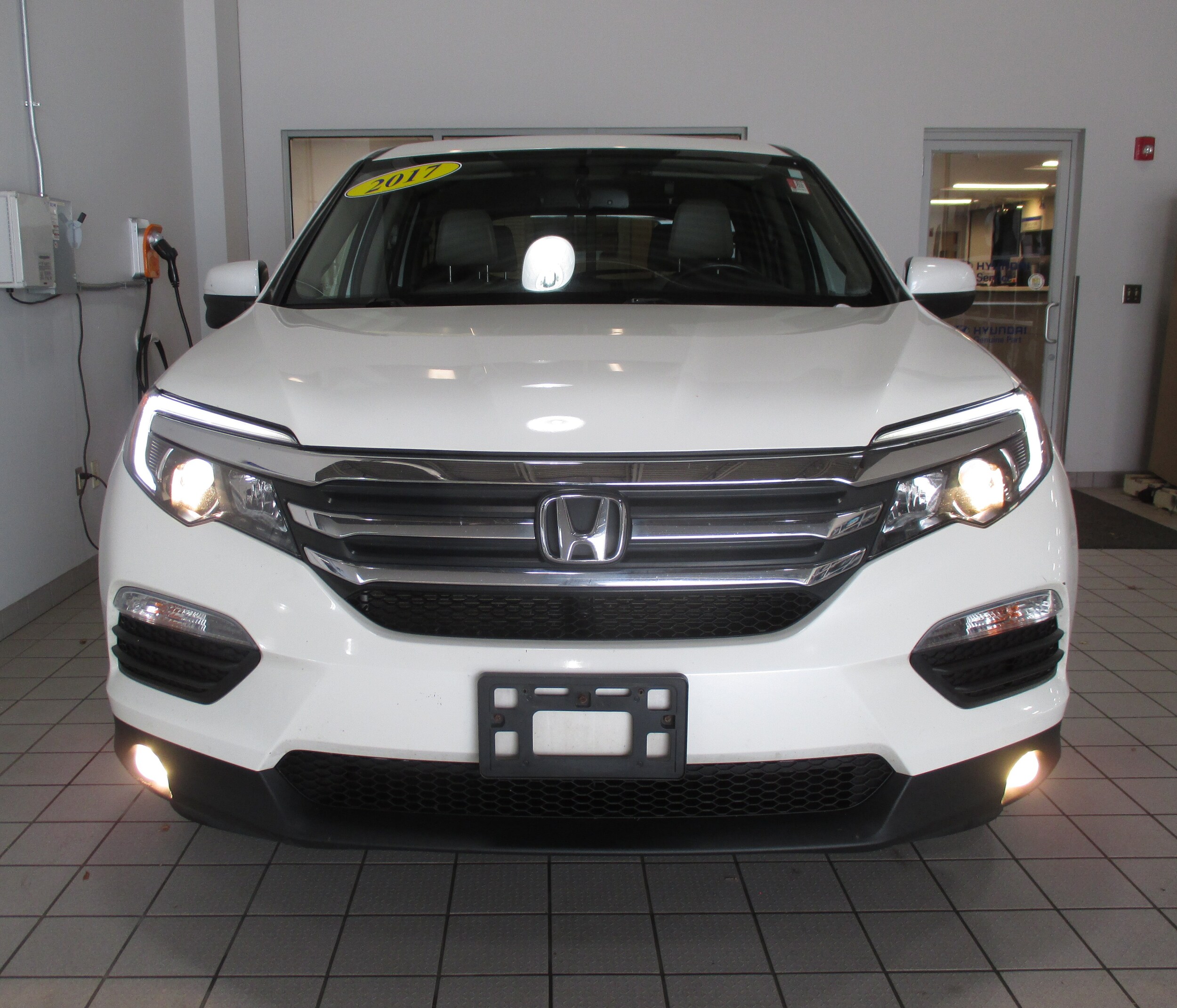 2017 Honda Pilot EX-L photo 2