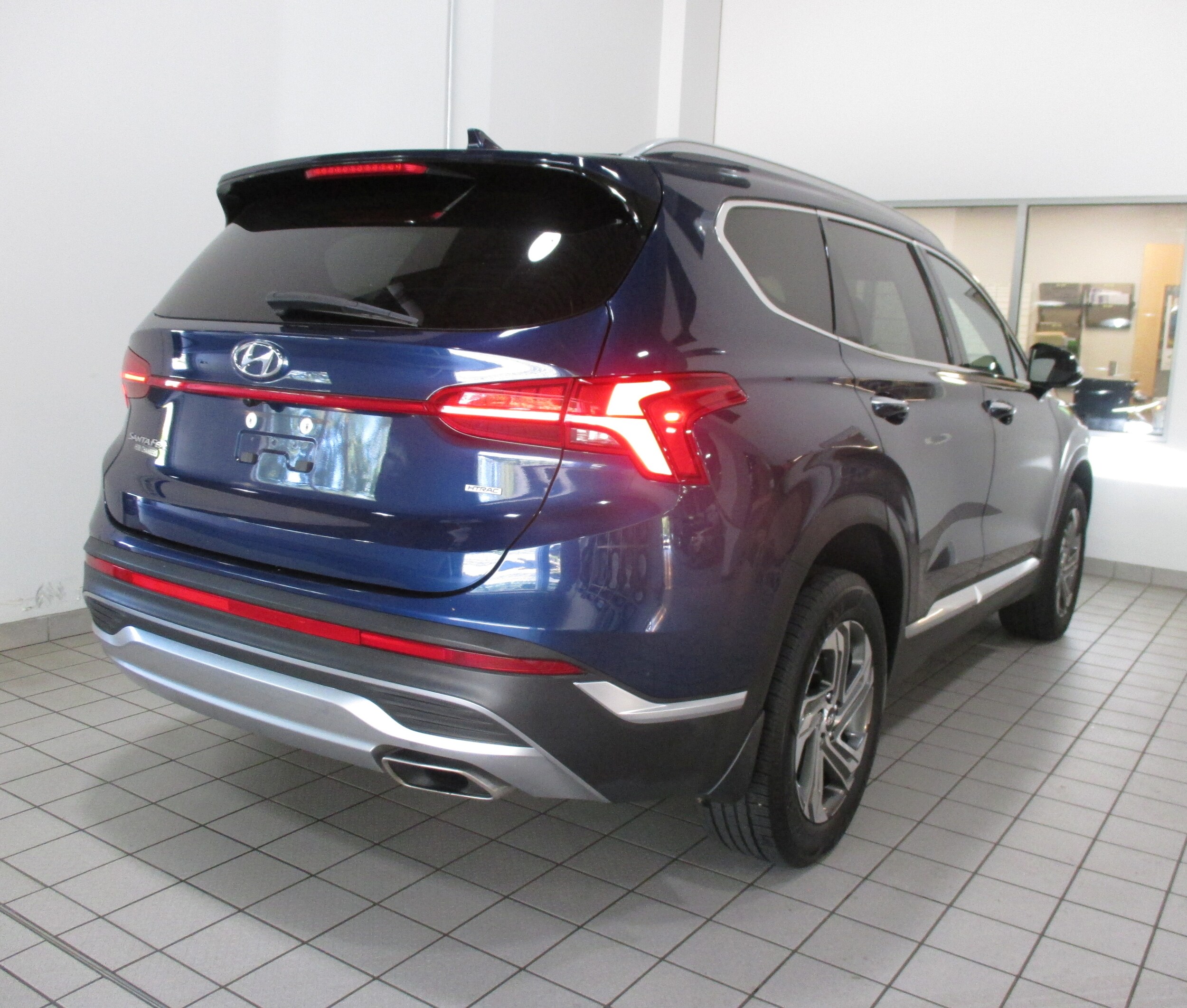 2021 Hyundai Santa Fe SEL Convenience photo 3