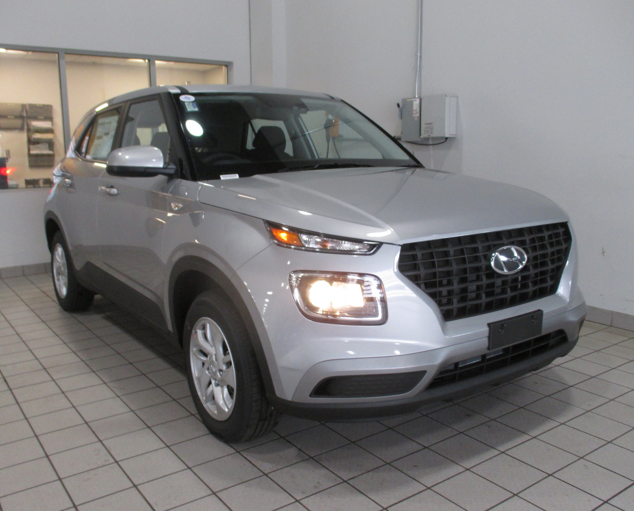 2026 Hyundai Venue SE's photo