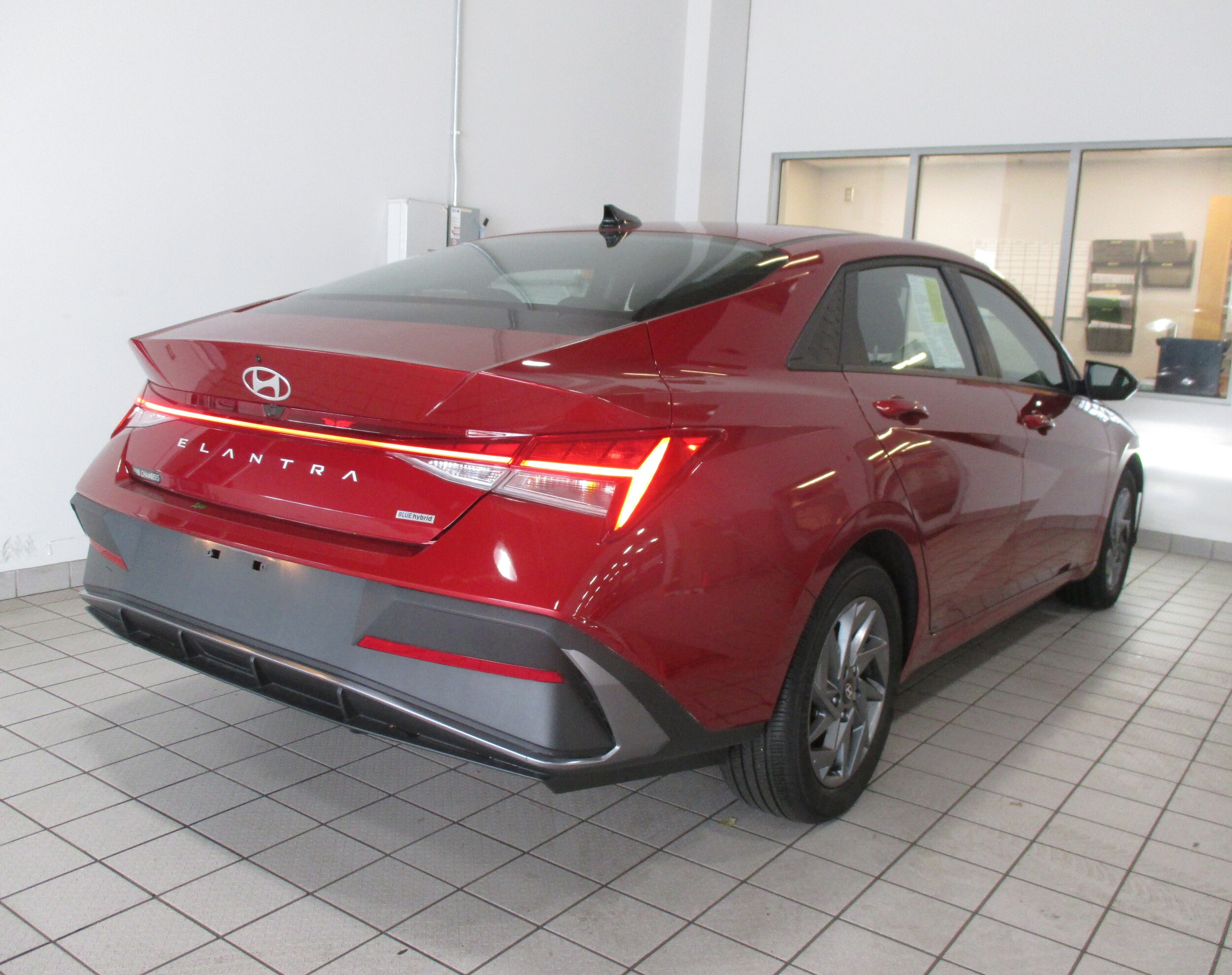 2024 Hyundai Elantra Hybrid Blue photo 3