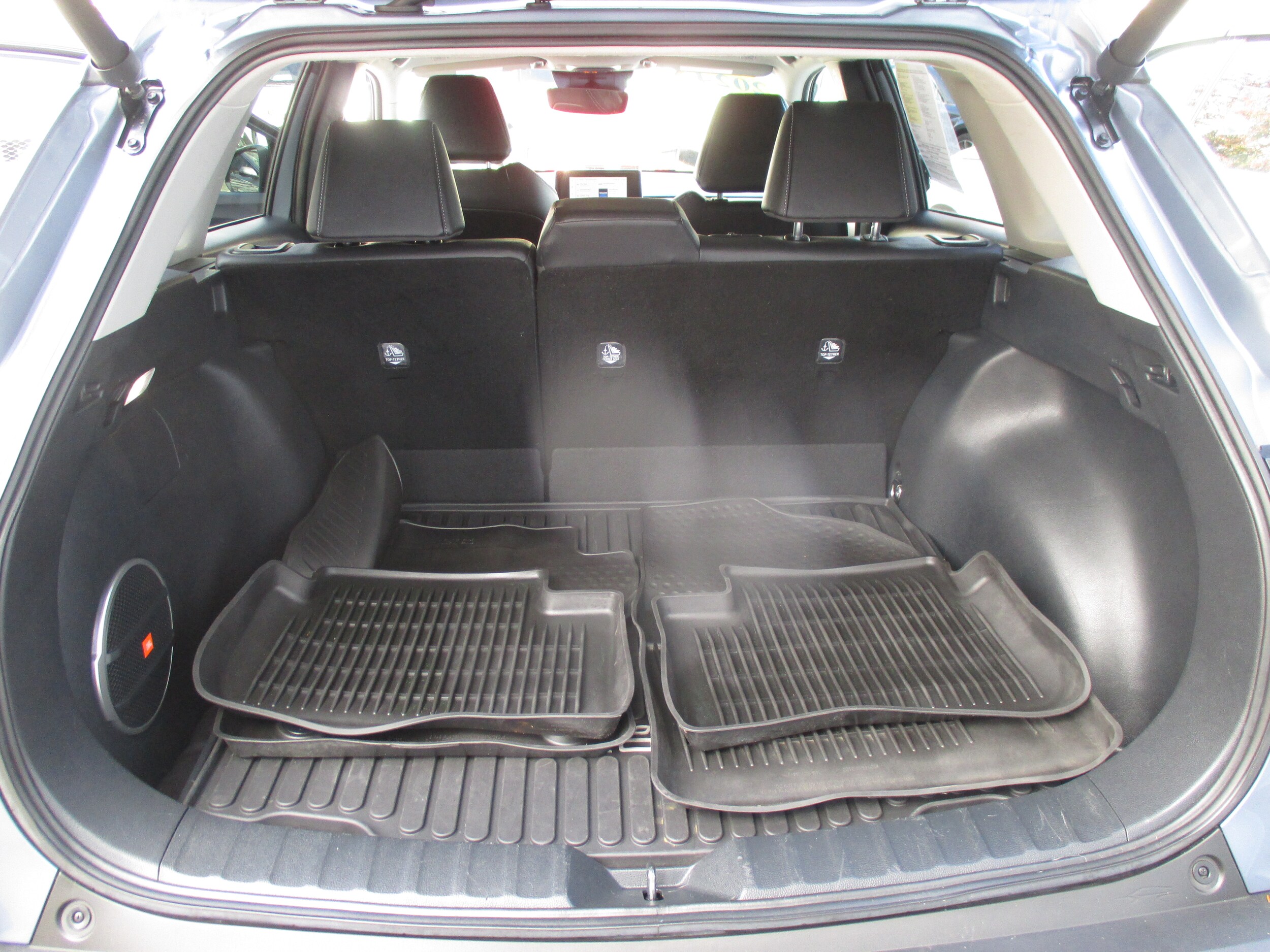 2024 Toyota Corolla Cross XLE photo 4