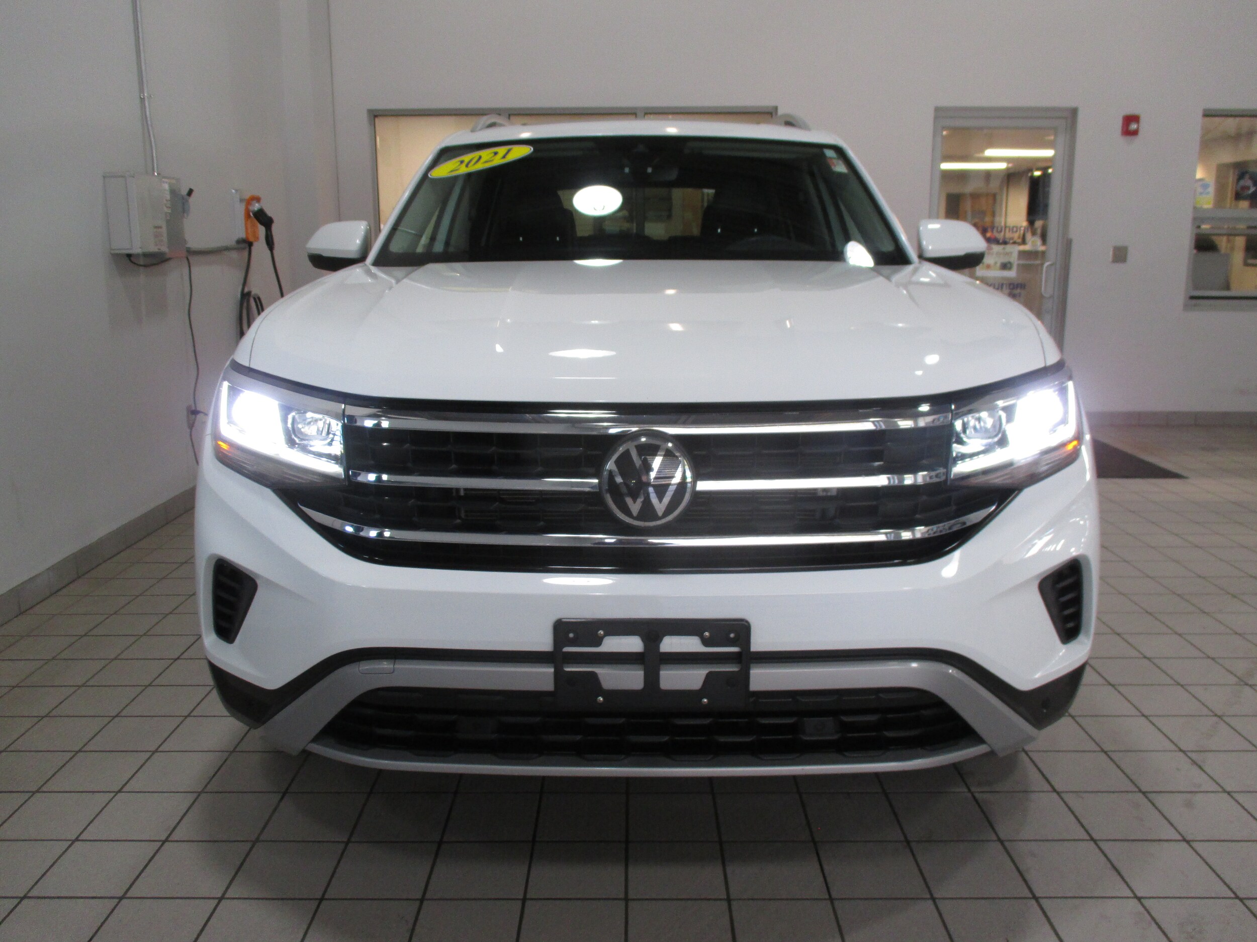 2021 Volkswagen Atlas V6 SEL photo 2