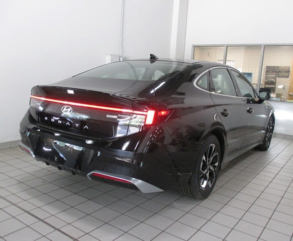 new 2025 Hyundai Sonata car, priced at $29,625