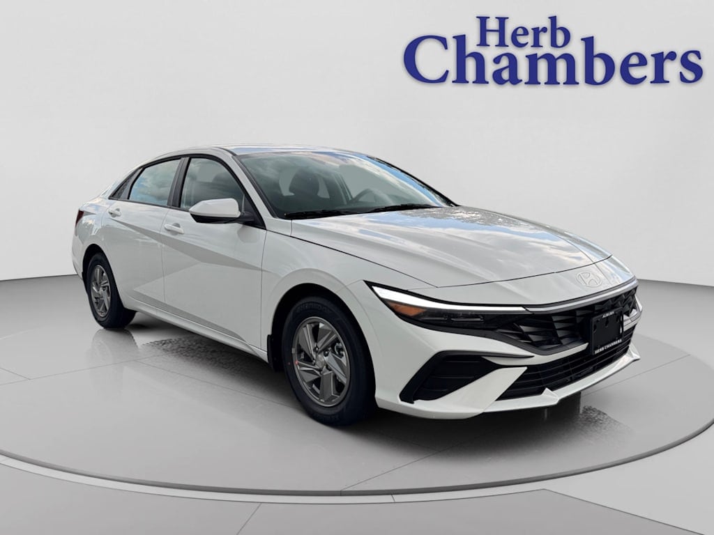 New 2026 Hyundai Elantra SE Sedan