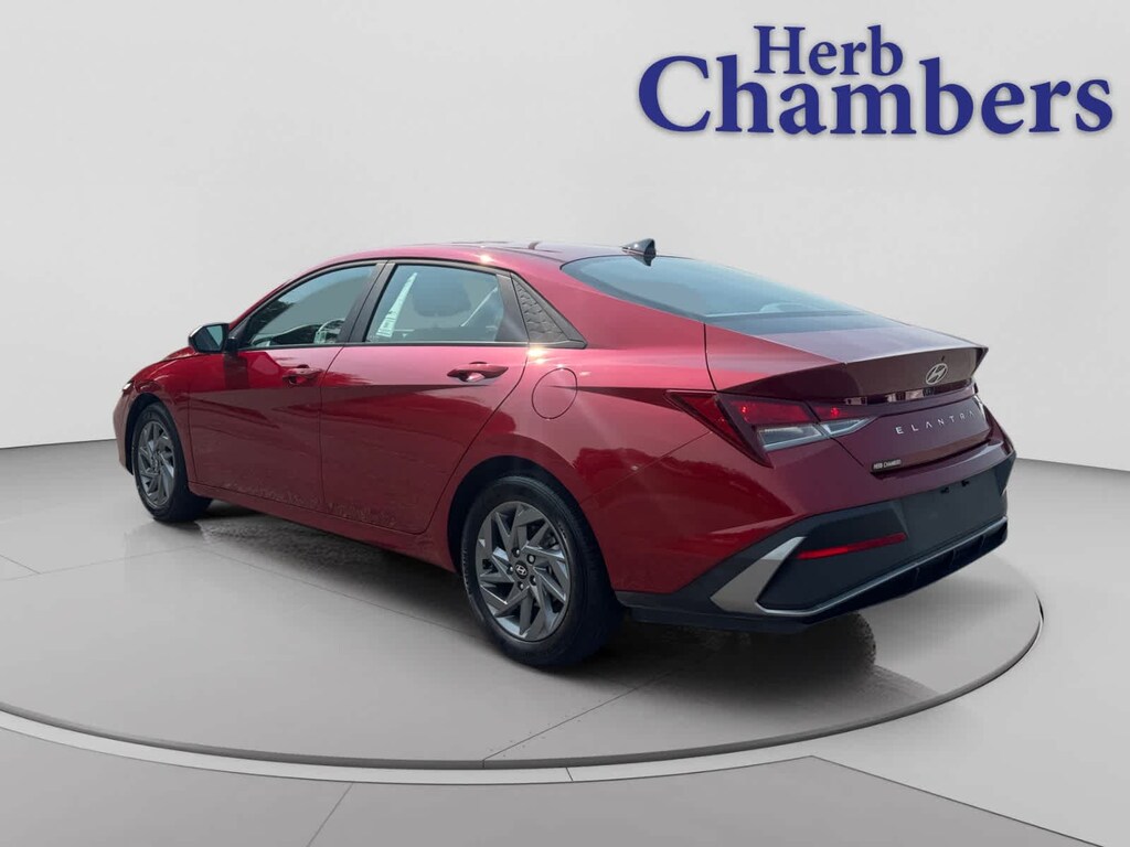 Used 2024 Hyundai Elantra SEL Sedan