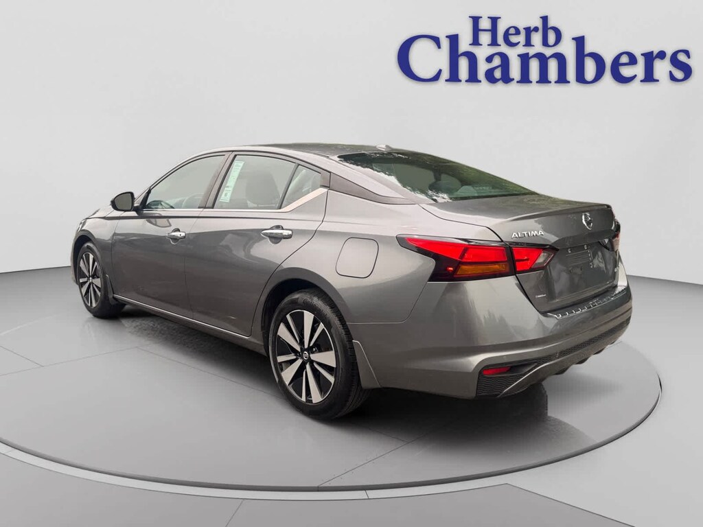 Used 2021 Nissan Altima 2.5 SV Sedan