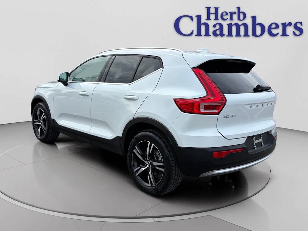 Used 2025 Volvo XC40 B5 Core Bright Theme SUV