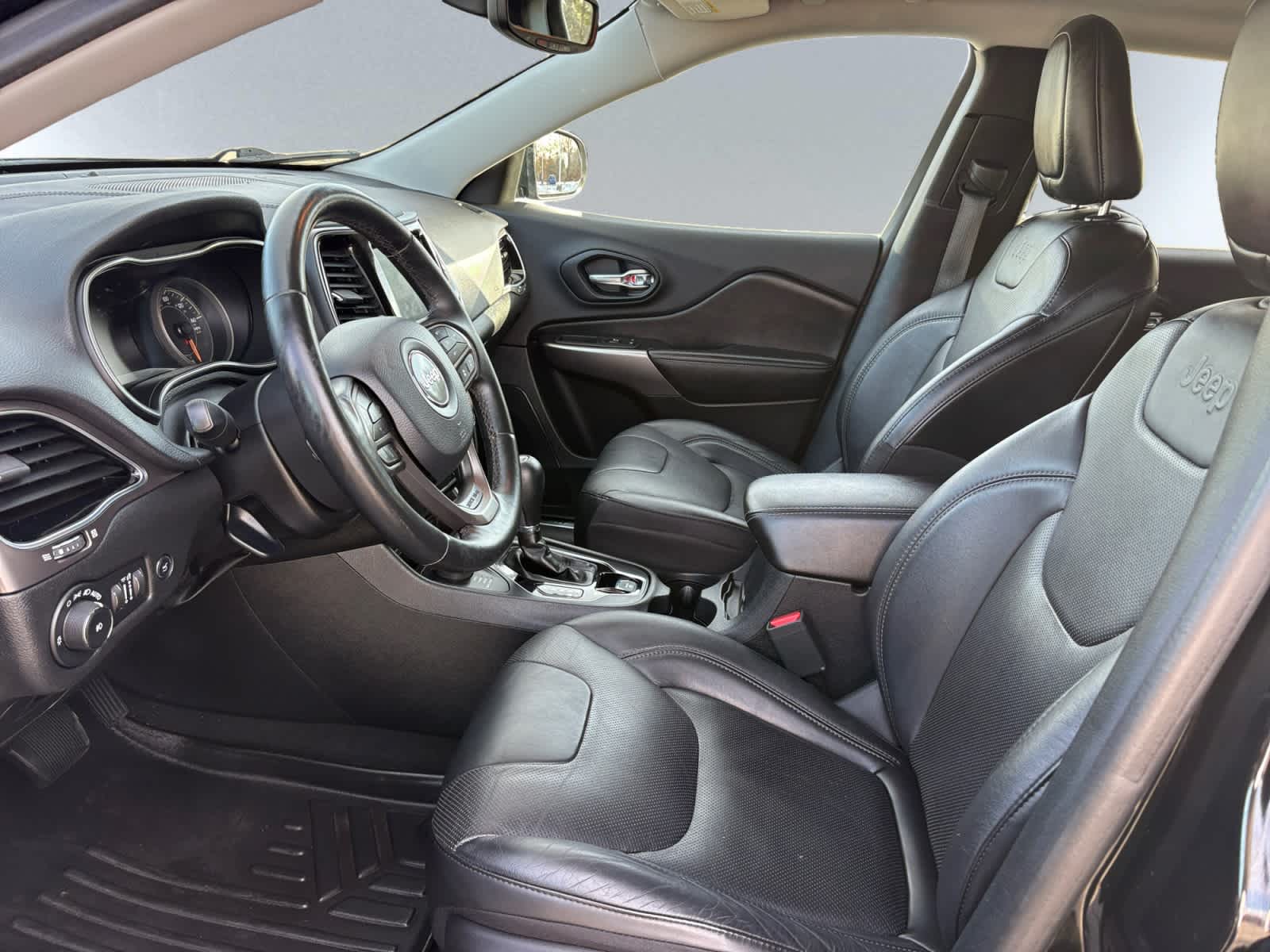 used 2020 Jeep Cherokee car, priced at $17,988