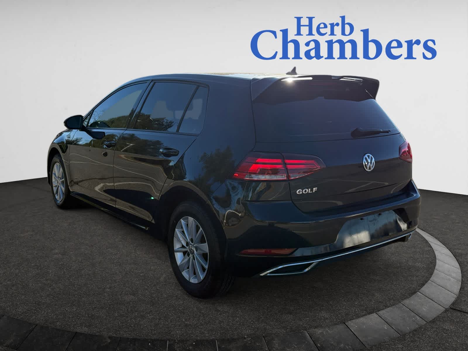 2019 Volkswagen Golf S photo 3