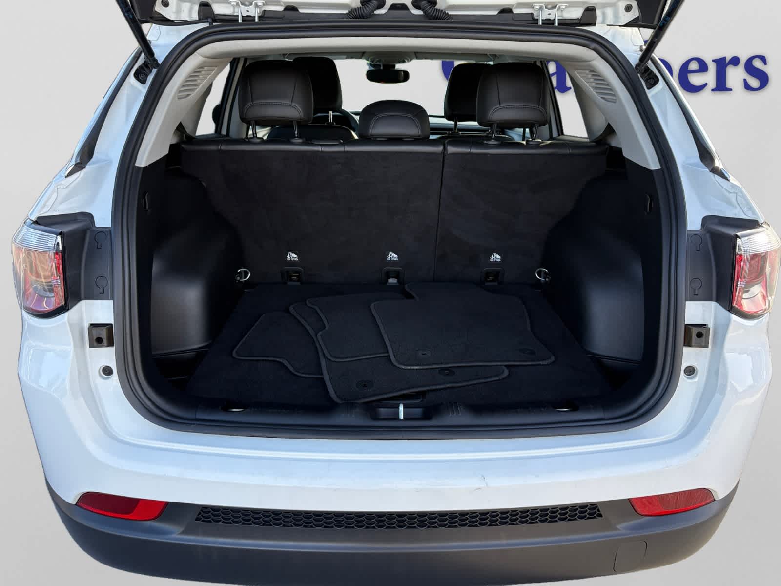 2022 Jeep Compass Latitude photo 2