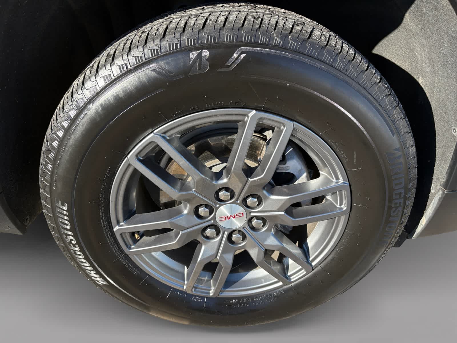 used 2025 GMC Acadia car, priced at $34,188