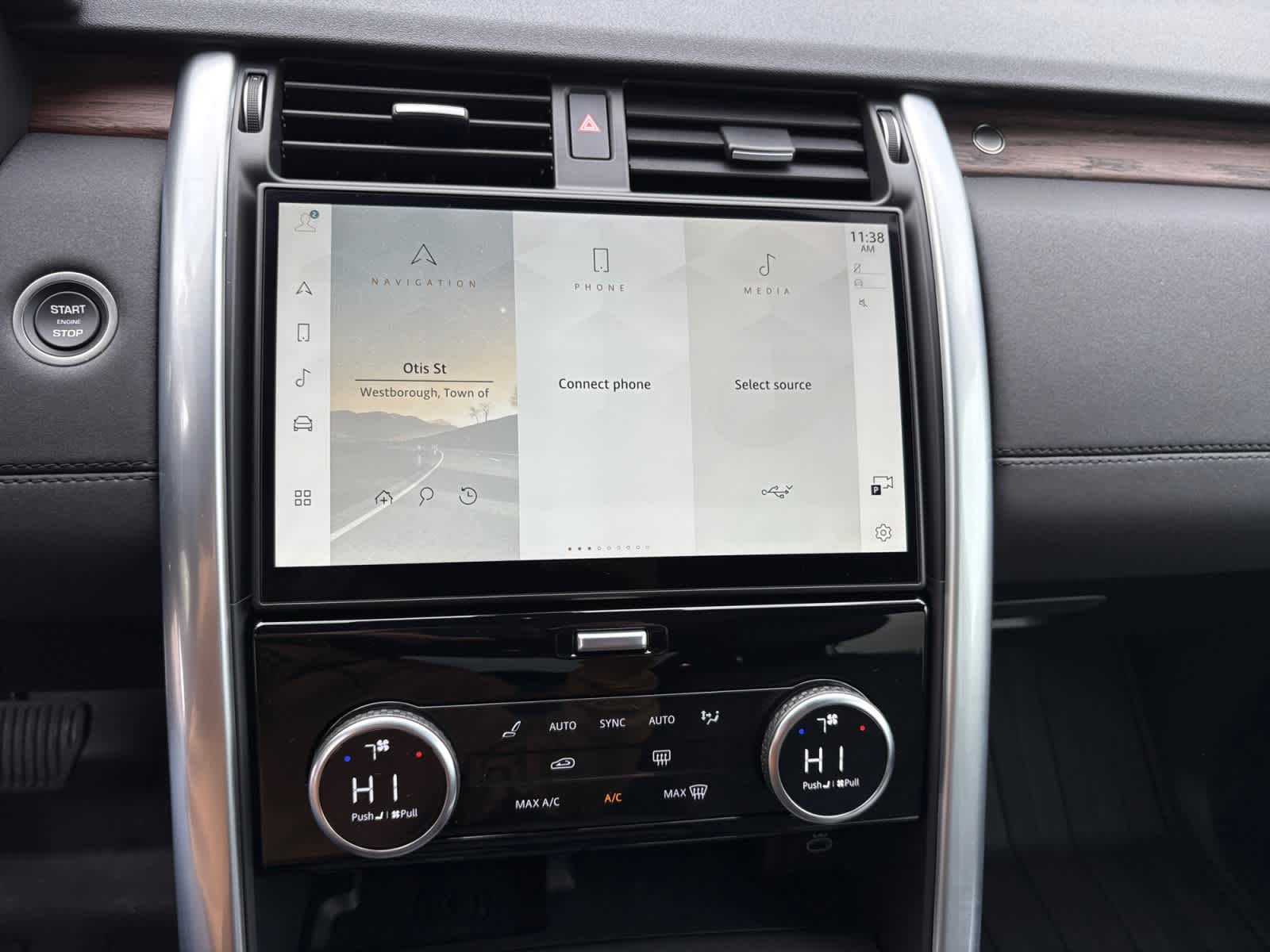 used 2025 Land Rover Discovery car, priced at $43,688