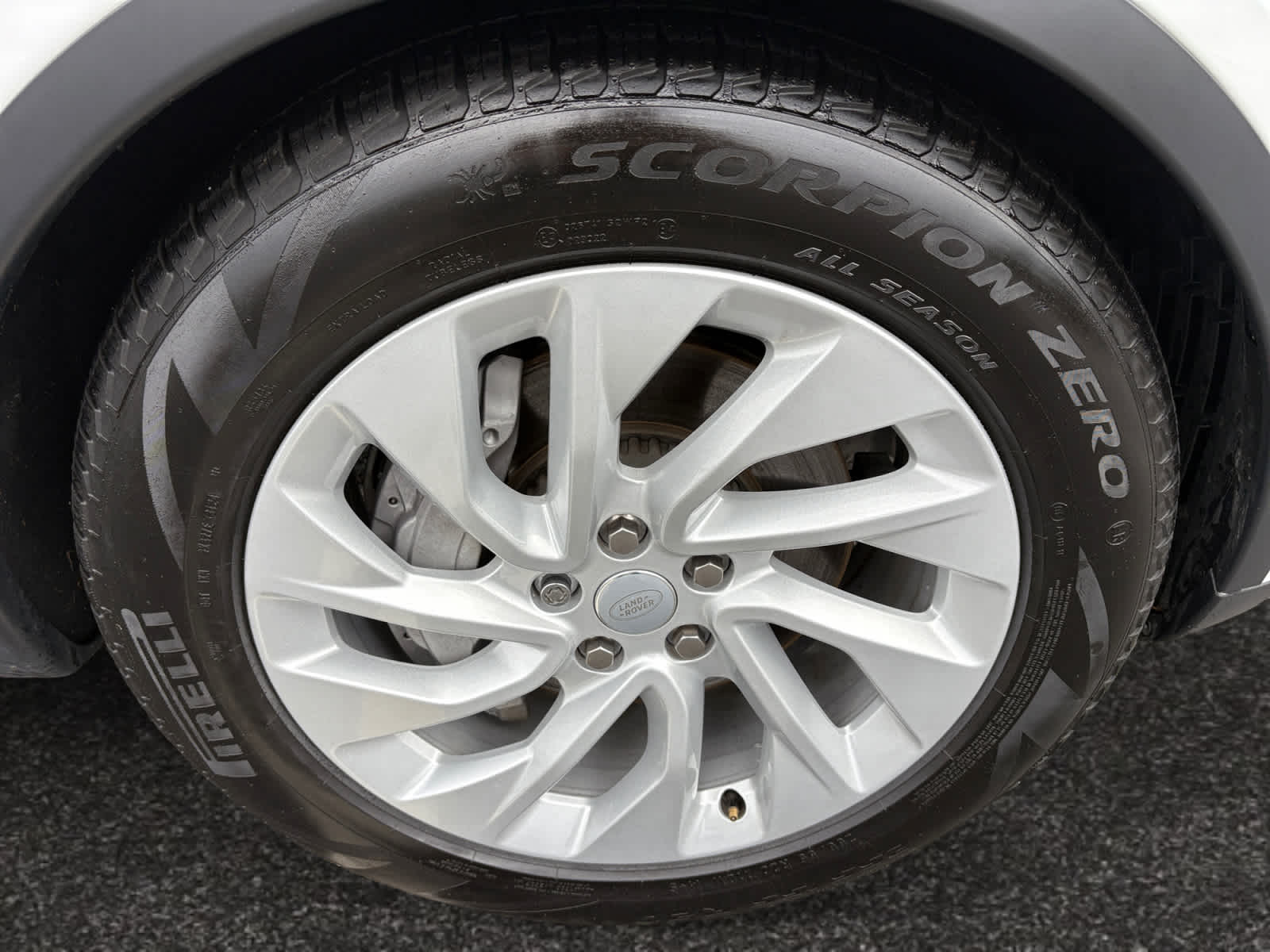 used 2025 Land Rover Discovery car, priced at $43,688