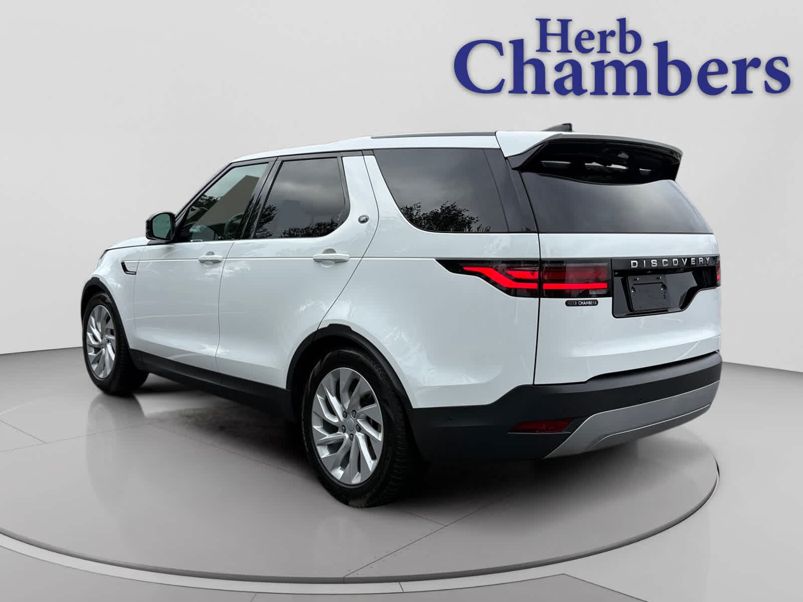 used 2025 Land Rover Discovery car, priced at $43,688