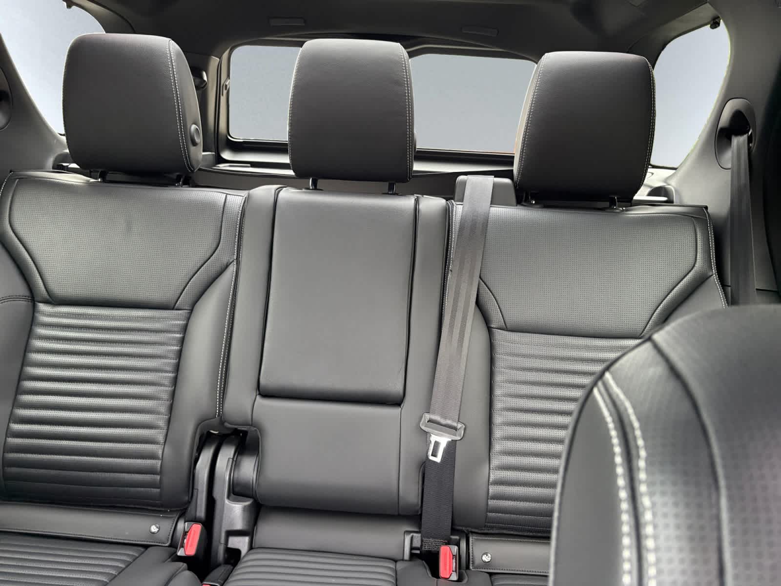 used 2025 Land Rover Discovery car, priced at $43,688