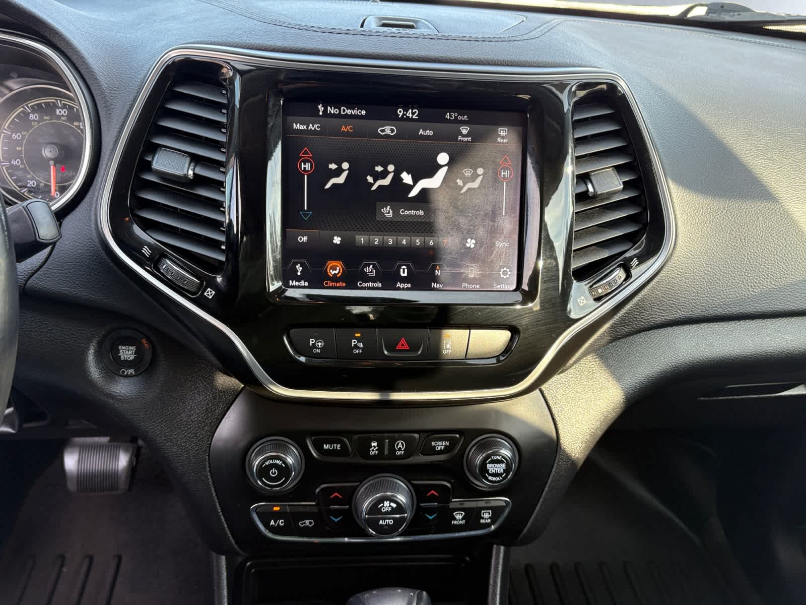 used 2020 Jeep Cherokee car, priced at $17,988