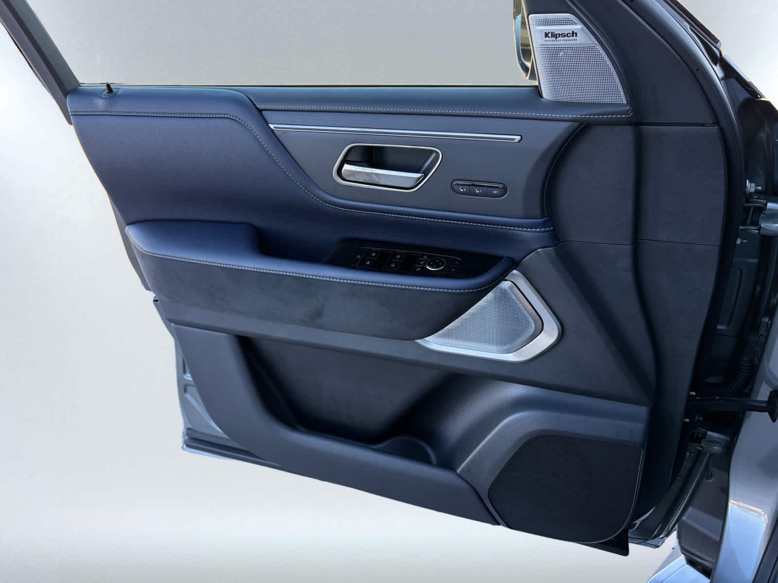 new 2026 INFINITI QX80 car, priced at $100,118