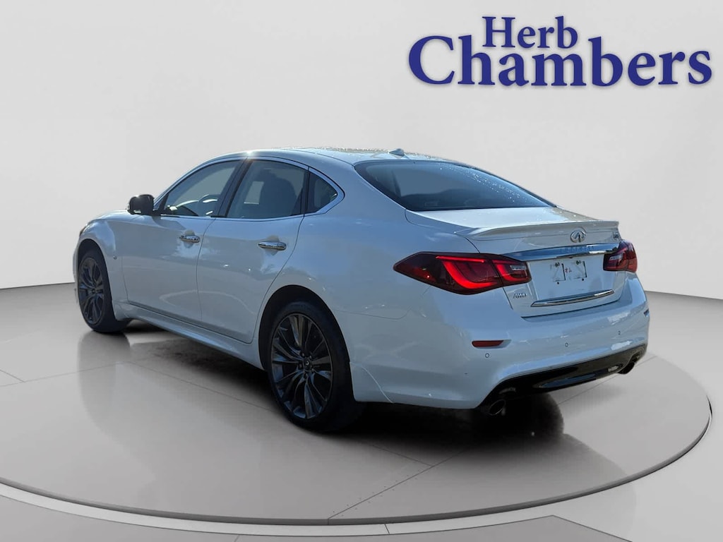 Used 2016 INFINITI Q70 3.7 w/ Premium Sedan