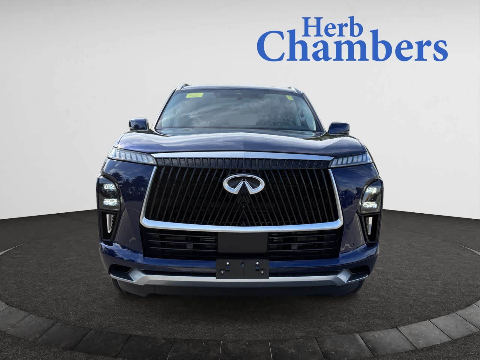 2025 Infiniti QX80 Pure photo 2