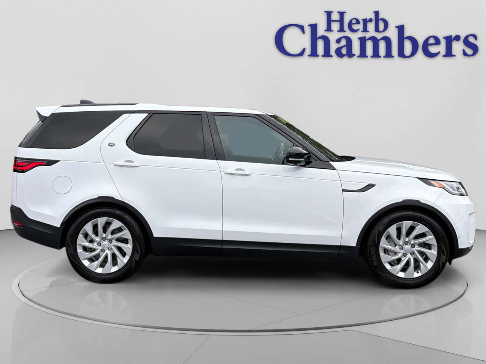 used 2025 Land Rover Discovery car, priced at $43,688