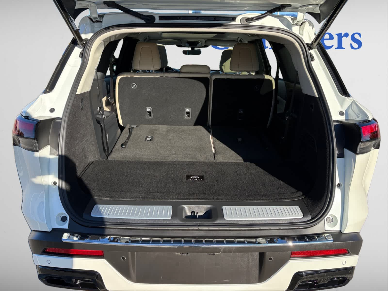 2023 Infiniti QX60 Luxe photo 4