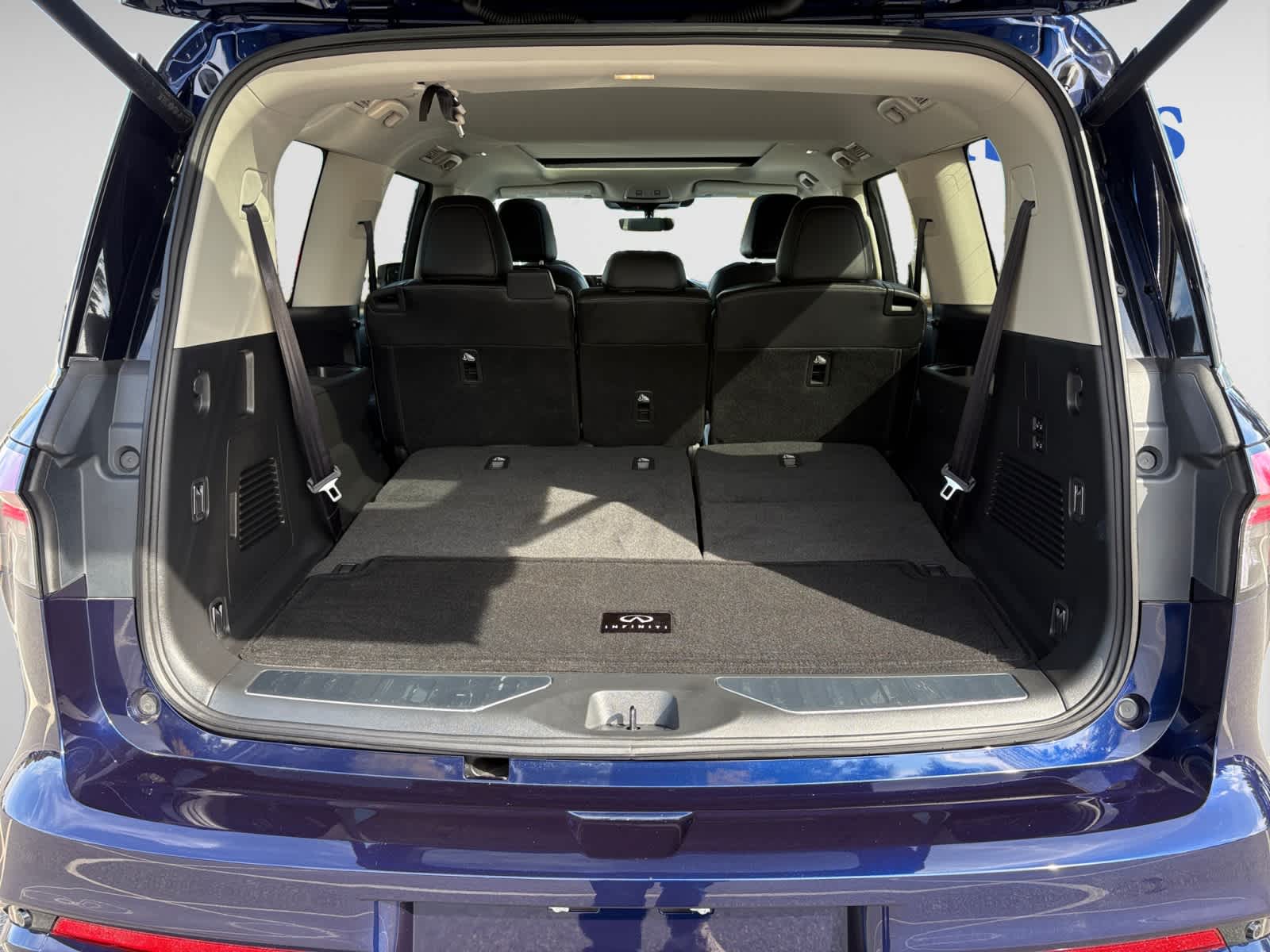 2025 Infiniti QX80 Pure photo 4