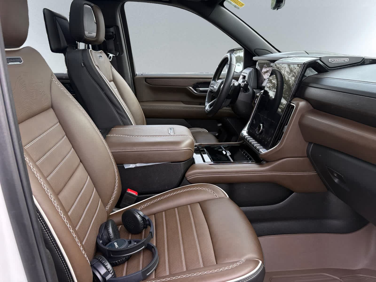 used 2025 GMC Yukon XL car, priced at $93,588