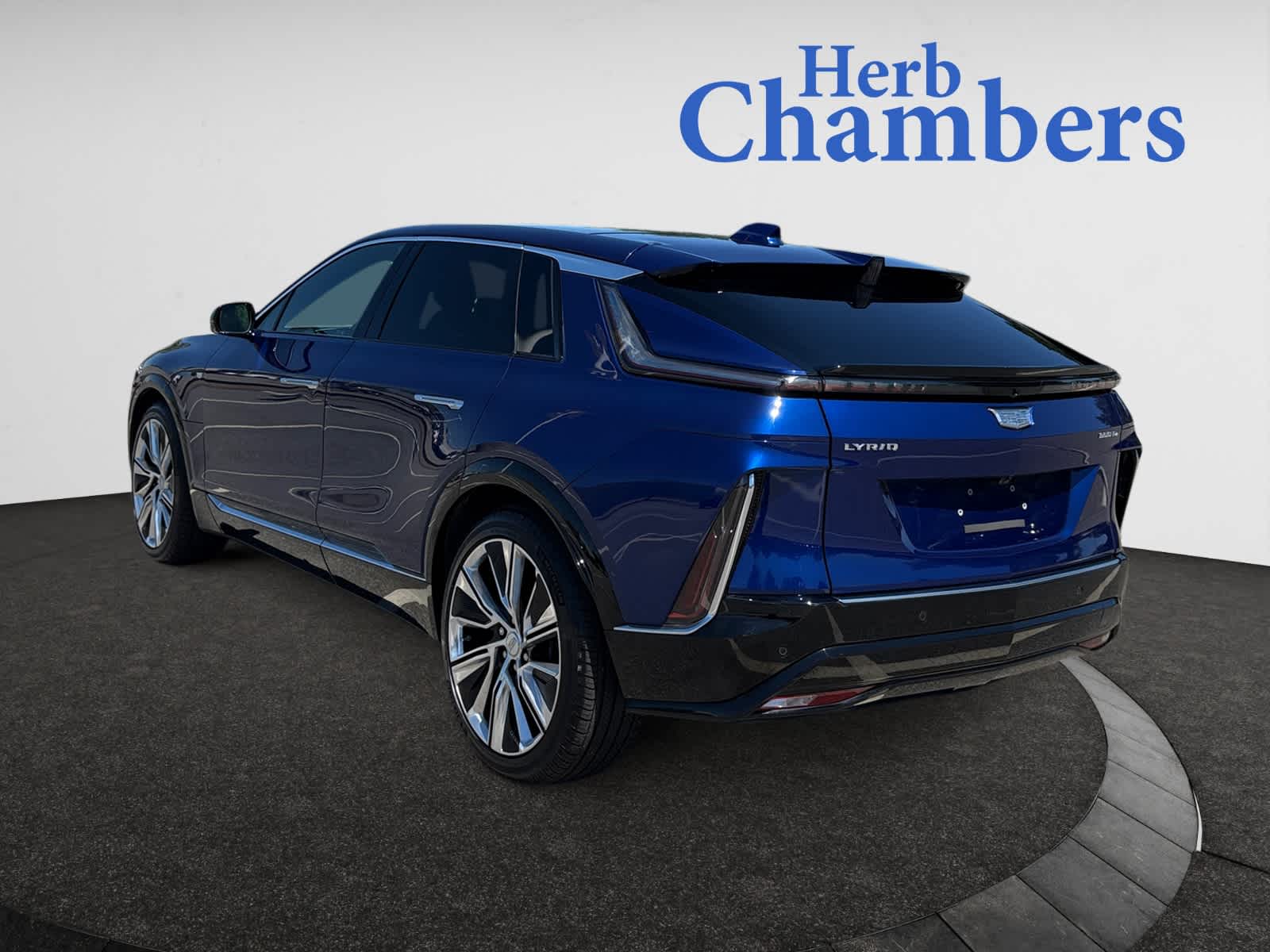 2024 Cadillac Lyriq Luxury photo 3