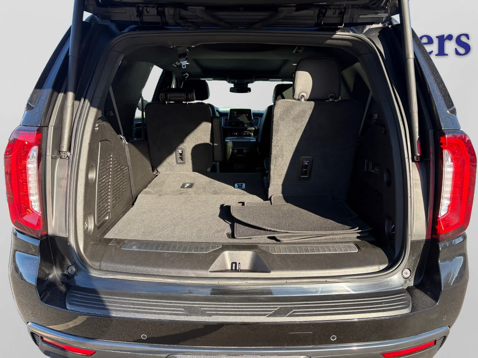 used 2023 GMC Yukon car, priced at $52,888