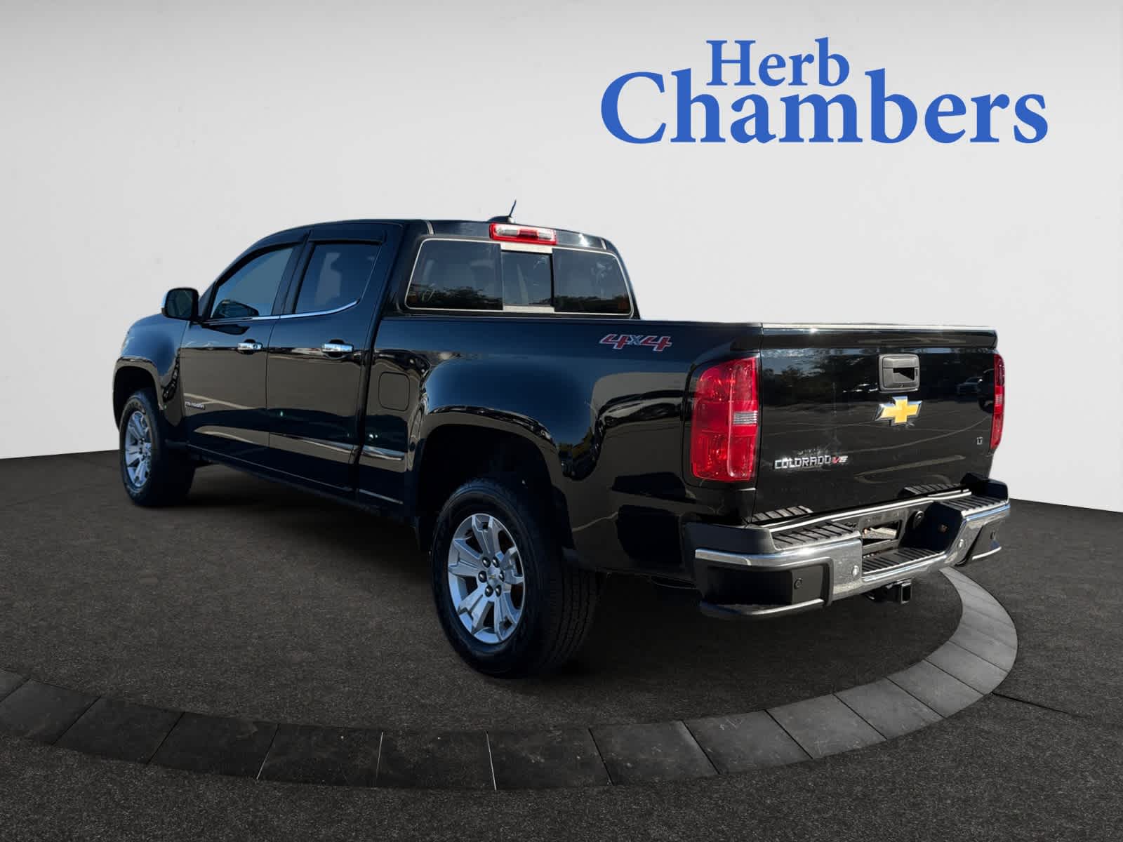 2019 Chevrolet Colorado LT photo 3