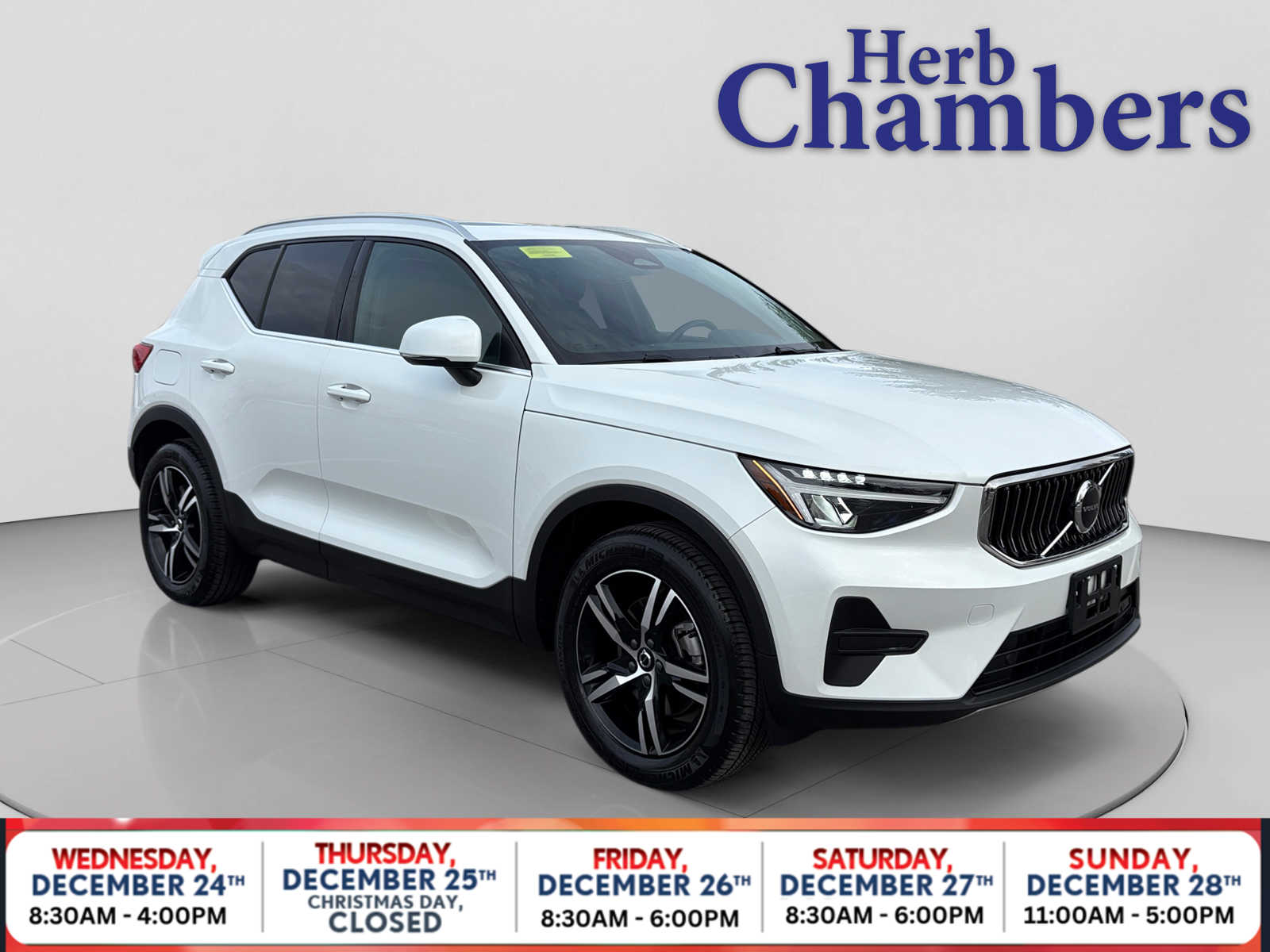 2025 Volvo XC40 Core's photo