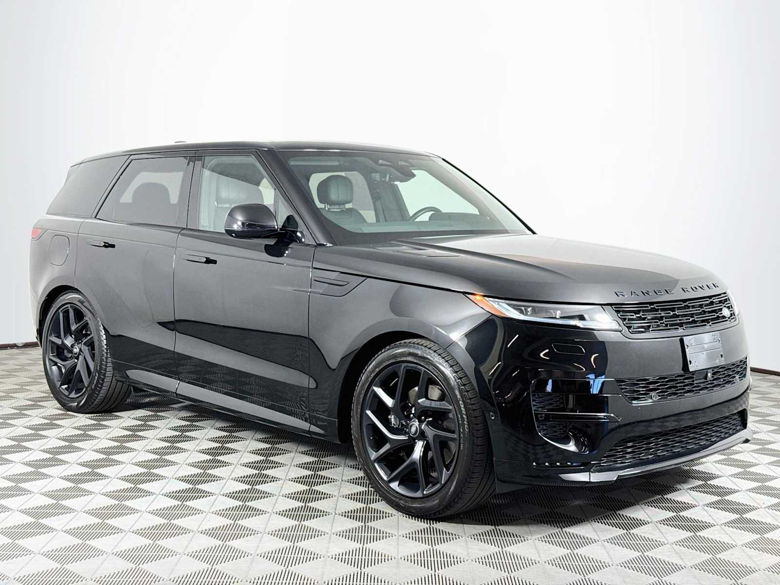 Used 2024 Land Rover Range Rover Sport Dynamic SE SUV