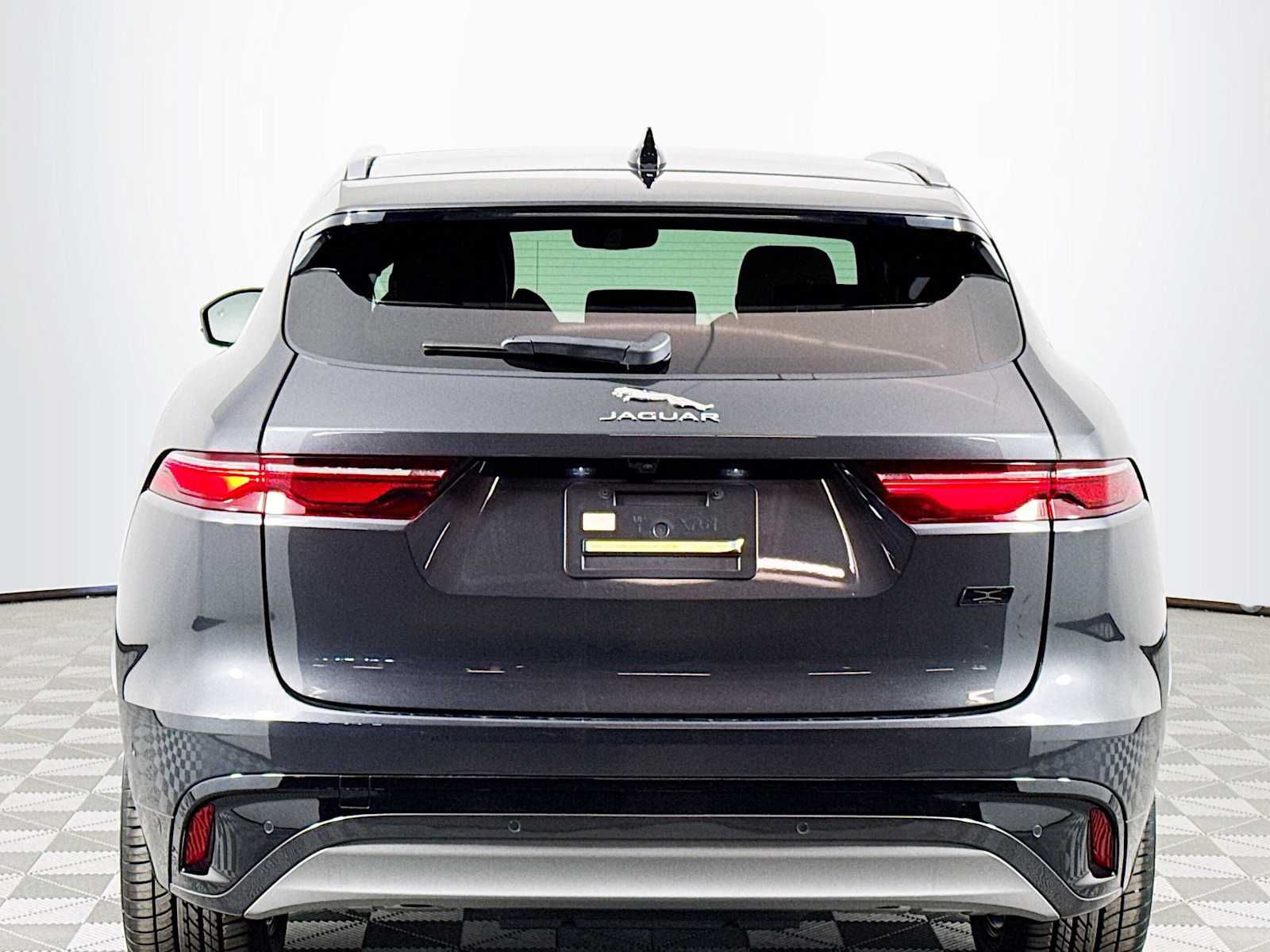 2026 Jaguar F-Pace R-Dynamic S - Photo 6