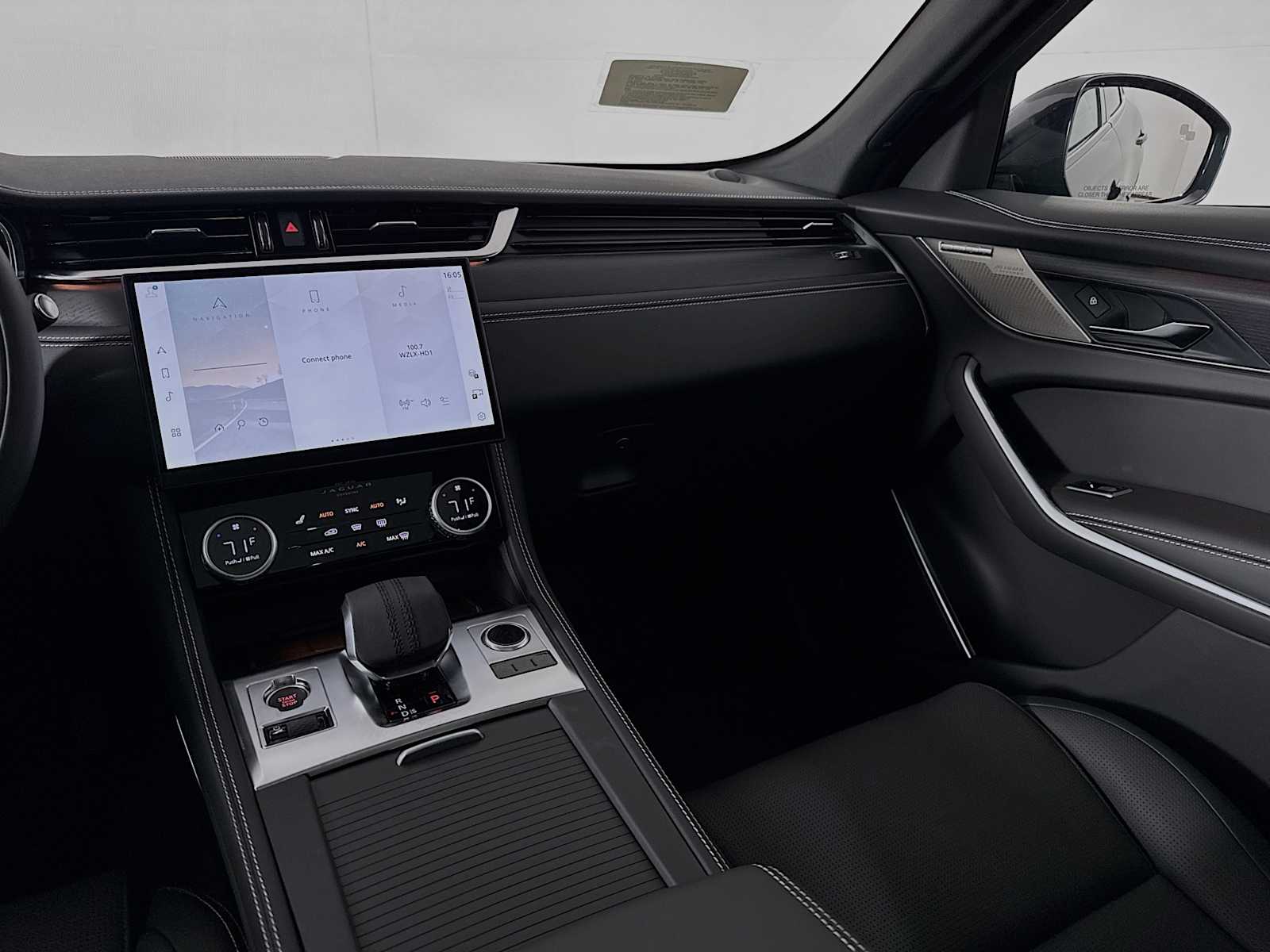 2026 Jaguar F-Pace R-Dynamic S - Photo 23