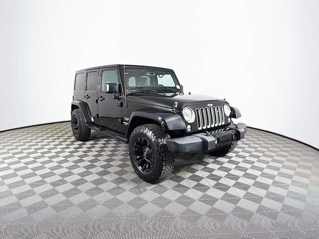 Used 2017 Jeep Wrangler Unlimited Sahara SUV