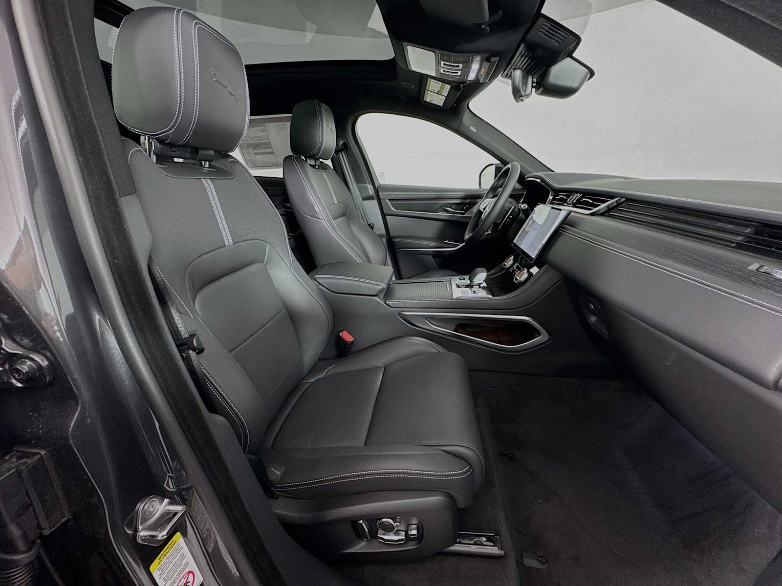 2026 Jaguar F-Pace R-Dynamic S - Photo 27