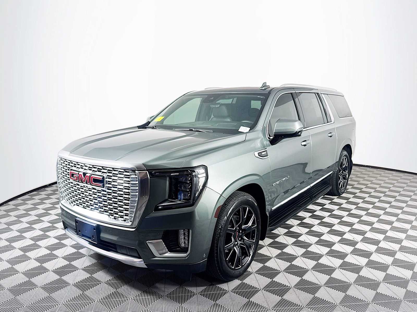 2024 GMC Yukon XL Denali's photo
