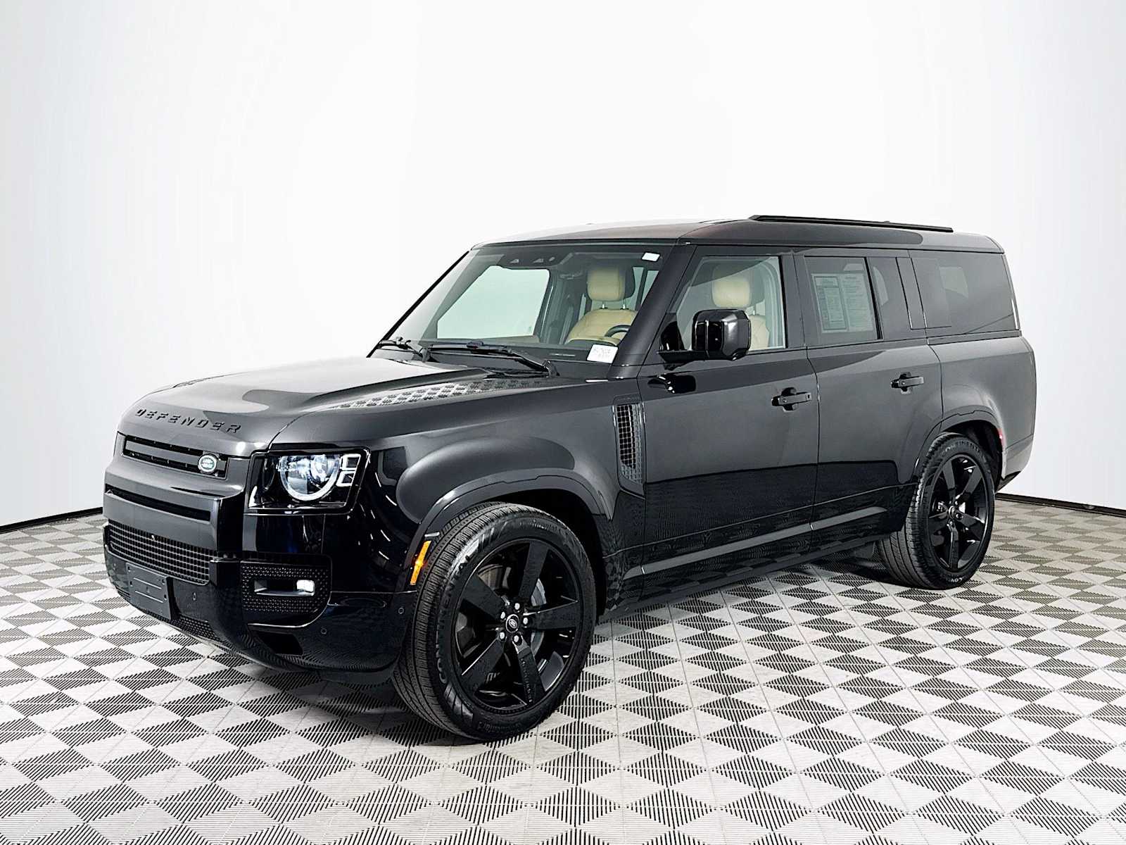 2025 Land Rover Defender 130 P400 X-Dynamic SE AWD