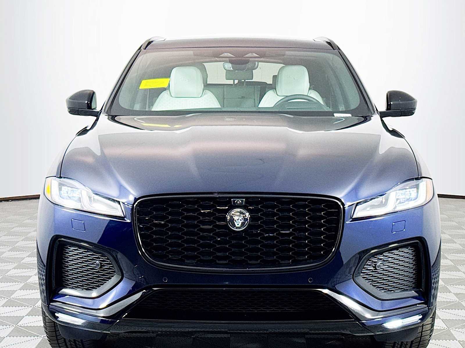 2026 Jaguar F-Pace R-Dynamic S - Photo 2