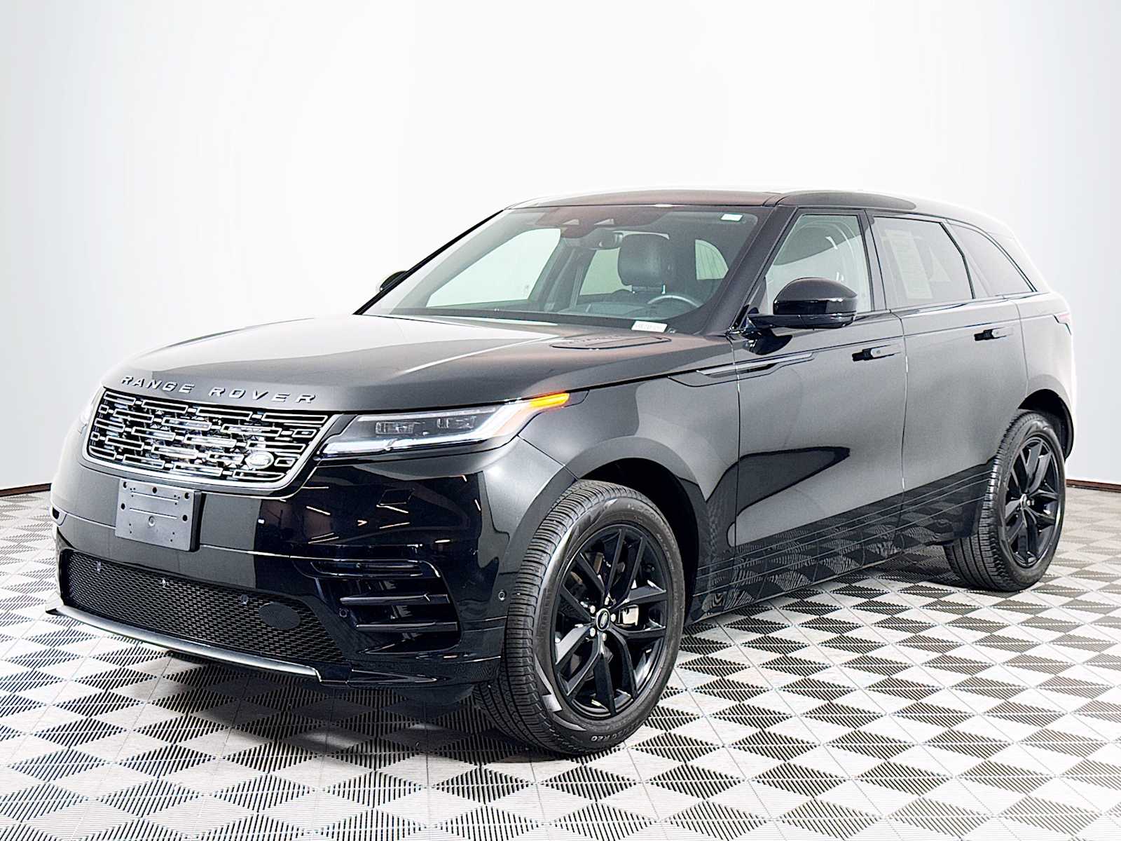 2026 Land Rover Range Rover Velar P250 Dynamic SE