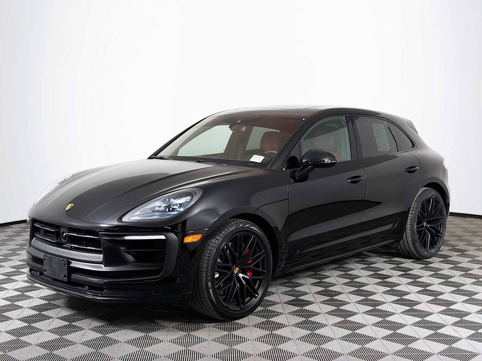 2024 Porsche Macan GTS's photo