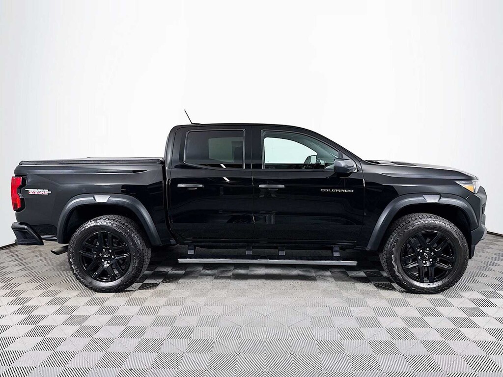 Used 2025 Chevrolet Colorado 4WD Trail Boss Crew Cab Truck