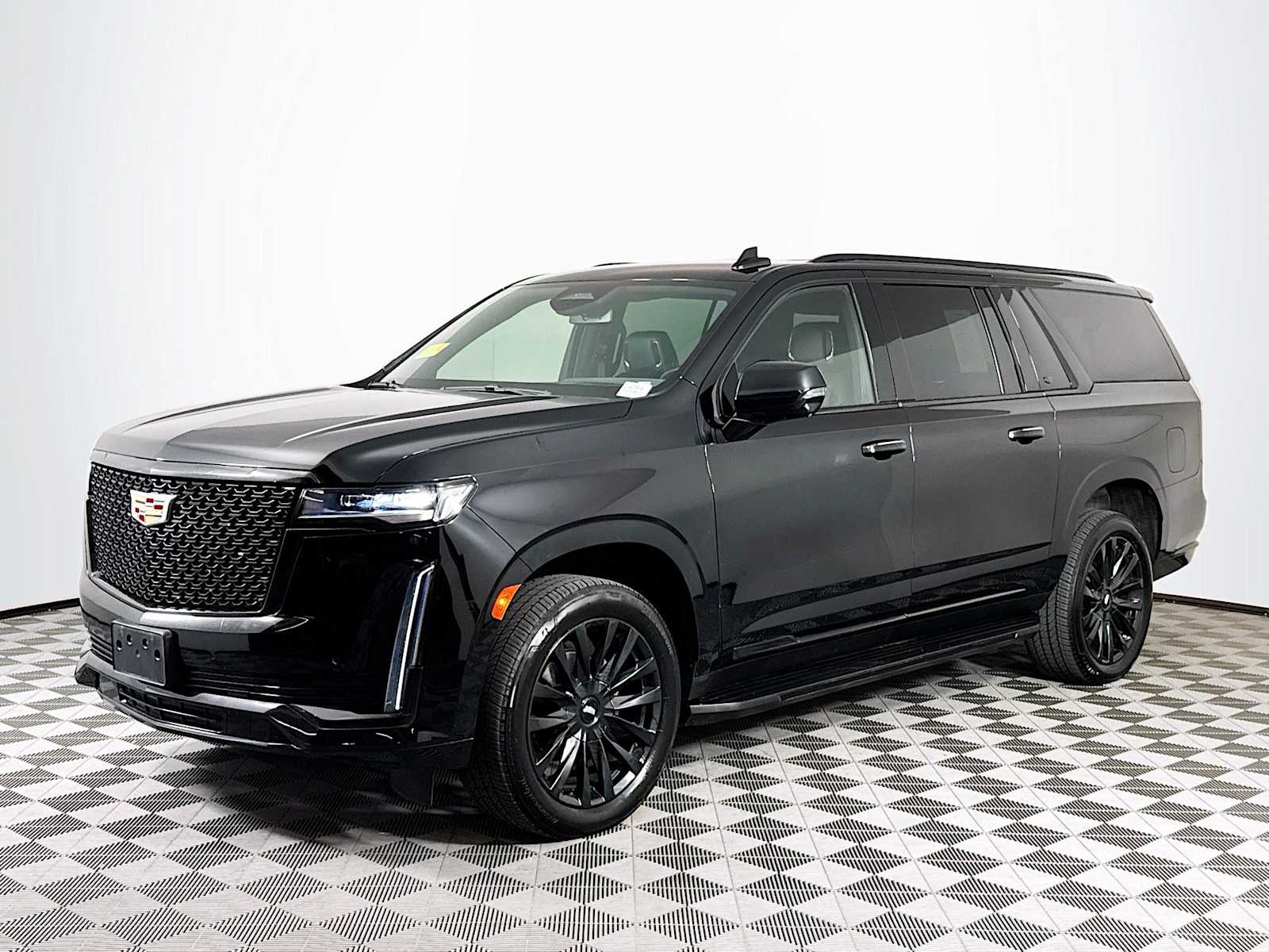 2022 Cadillac Escalade ESV Luxury's photo