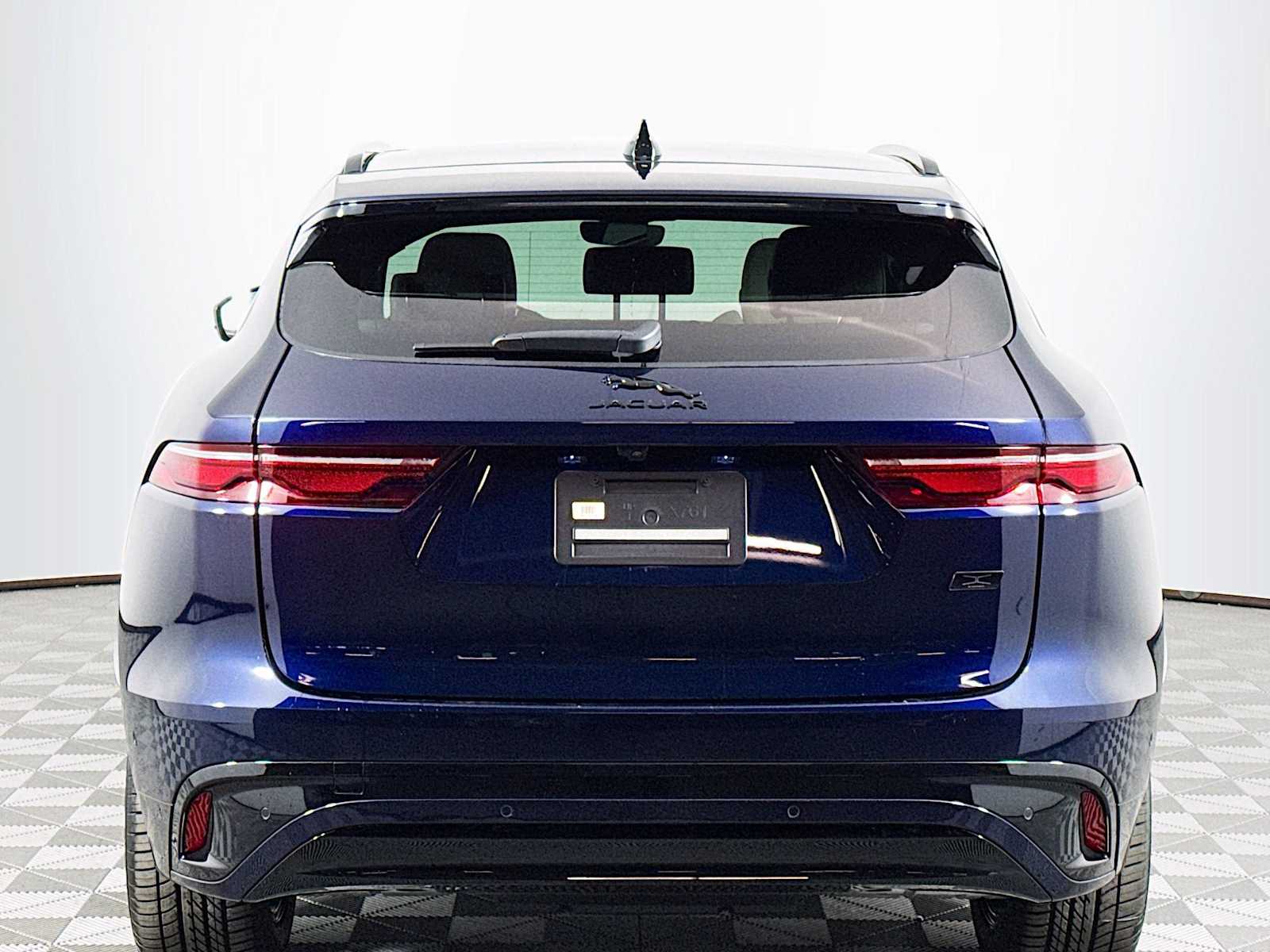 2026 Jaguar F-Pace R-Dynamic S - Photo 6