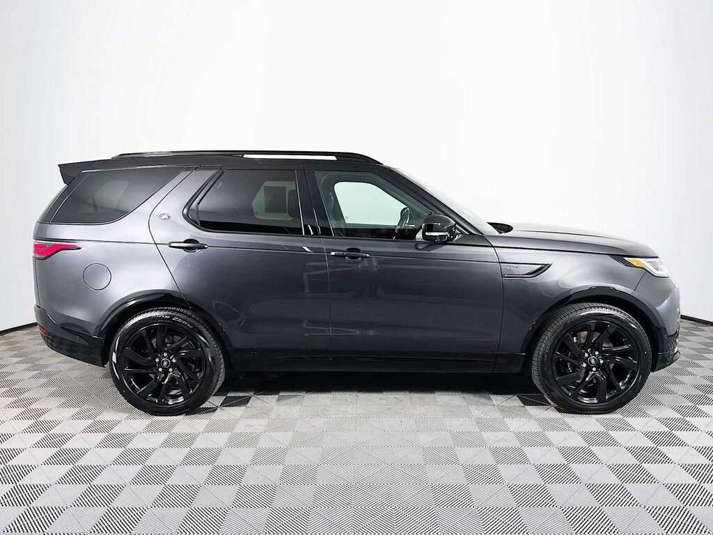 Certified 2024 Land Rover Discovery Metropolitan Edition SUV