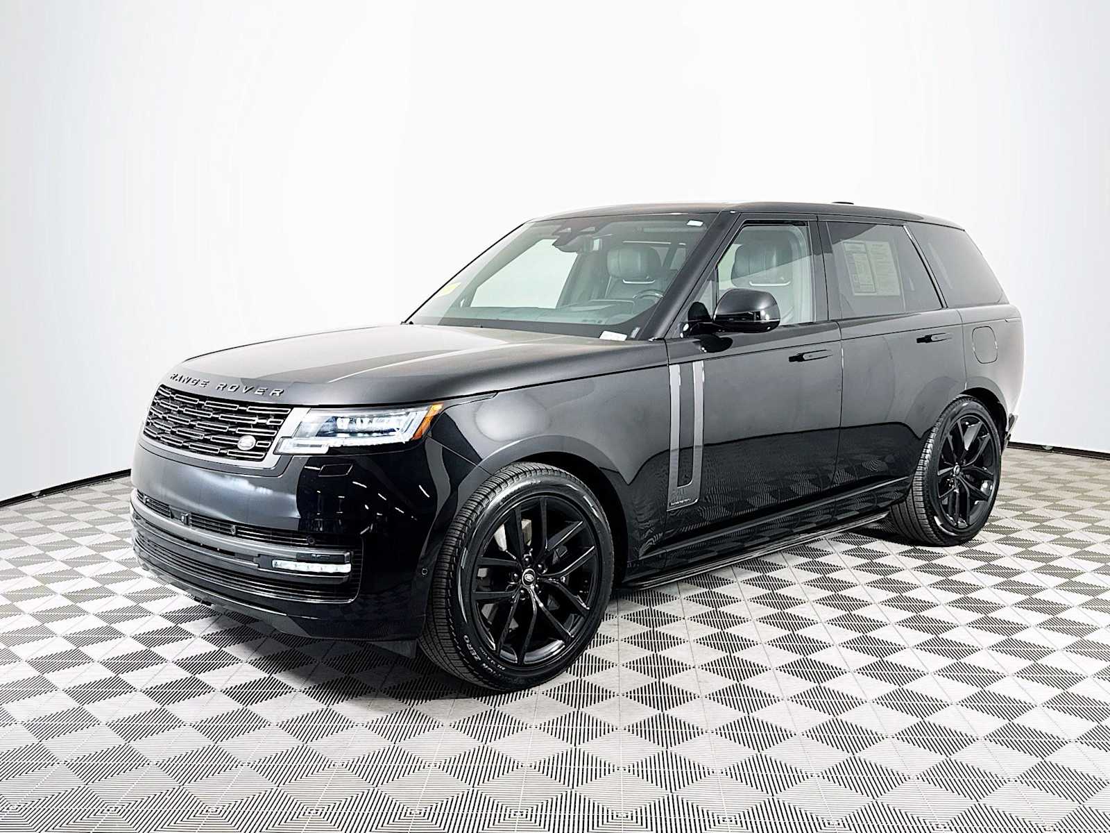 2025 Land Rover Range Rover P550e Autobiography AWD