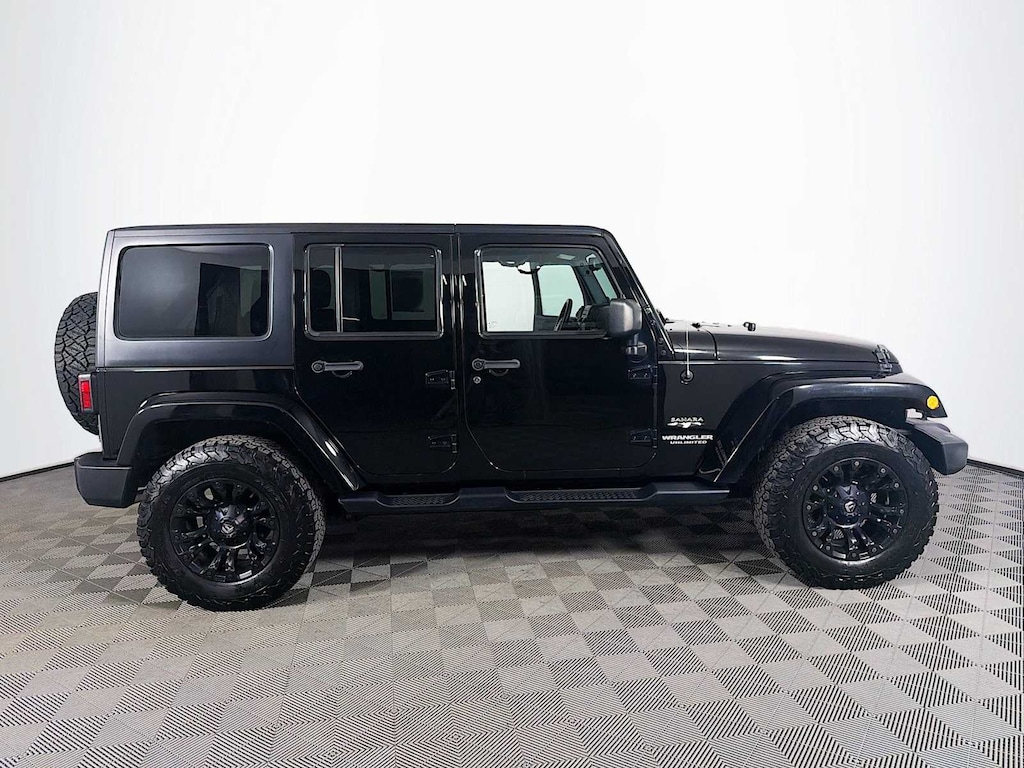 Used 2017 Jeep Wrangler Unlimited Sahara SUV