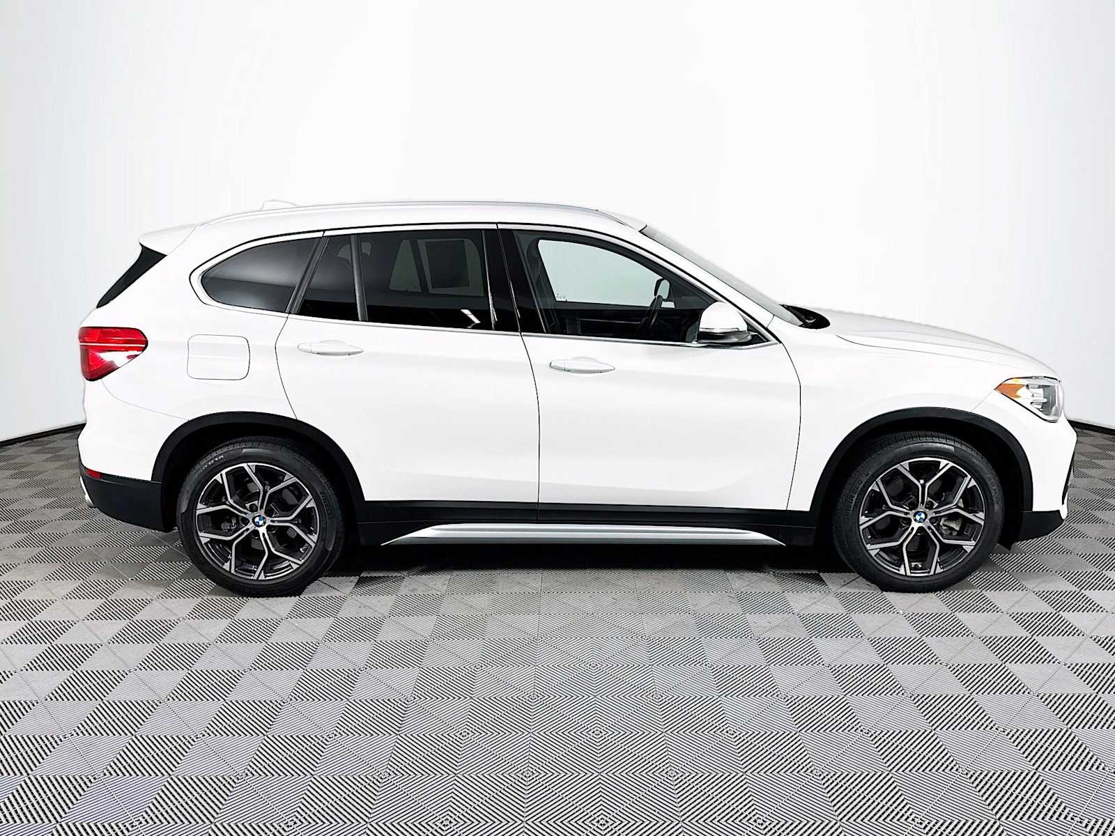 2021 Bmw X1 XDrive28i photo 3